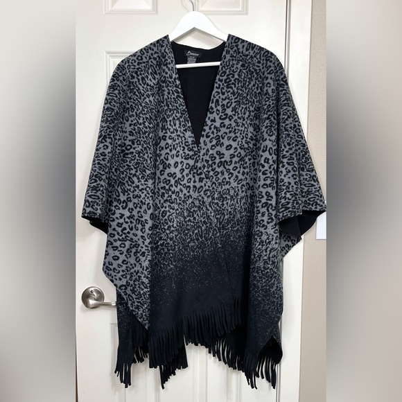 Eivissa Sweaters - Leopard Print Fringe-Trim Shawl Poncho